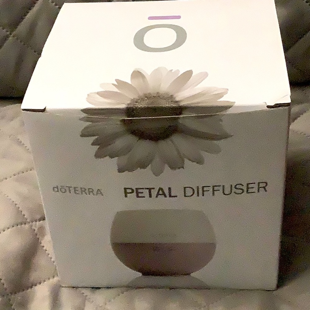 Doterra petal diffuser - NEW